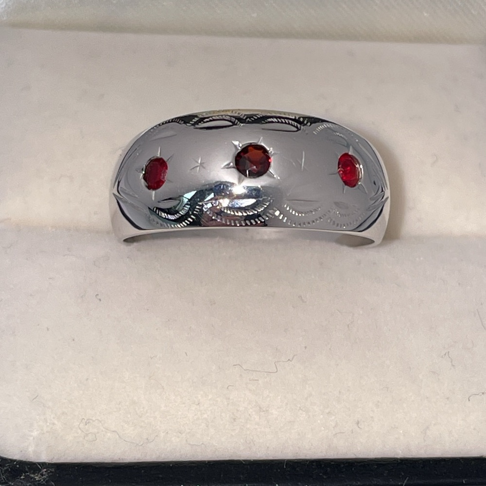 Solid 18K 750 Italy (not 14K) White Gold Red Gemstone Band Ring Vintage Antique - Picture 5 of 17